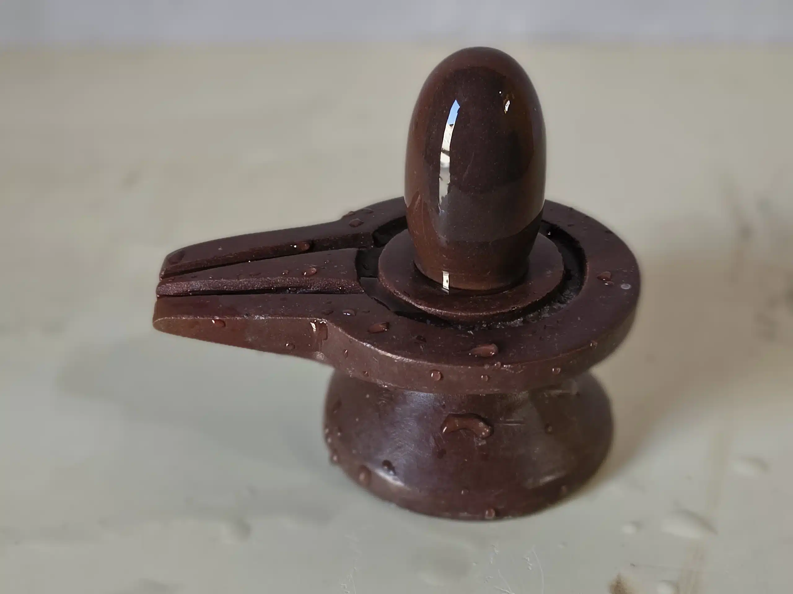 Red Janeudhari Narmadeshwar Shivling Narmada River Stone
