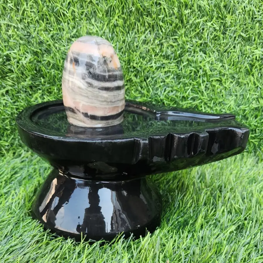 Unique Pattern Narmadeshwar Shivling – Antique-Look Natural Stone